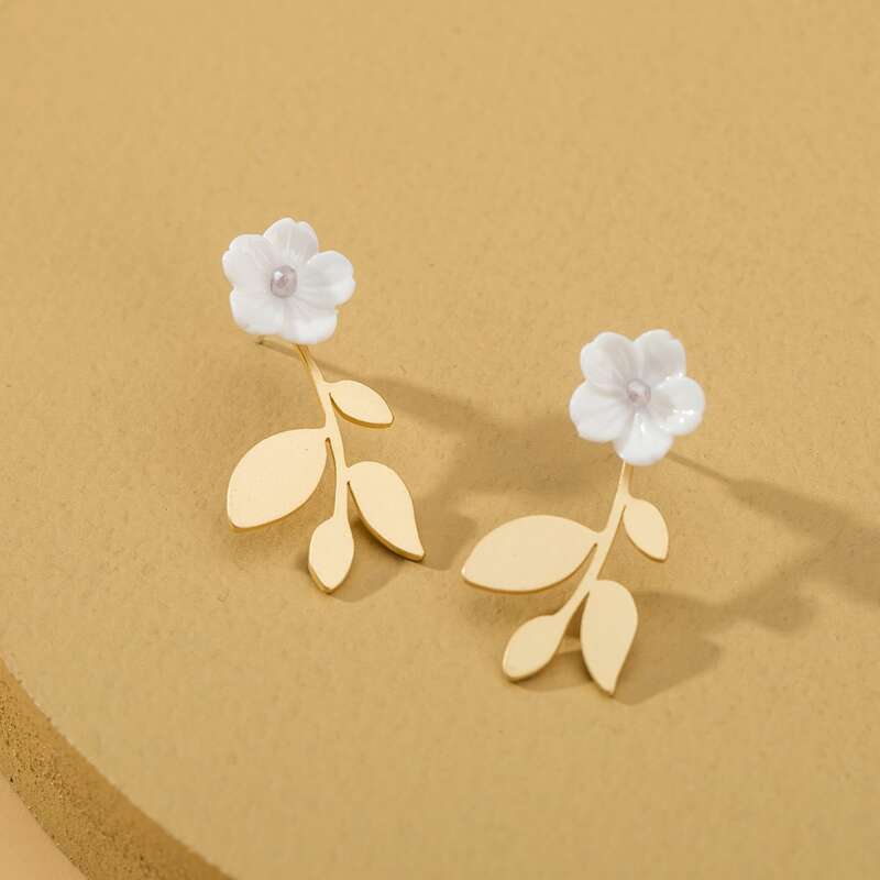 

Floral & Leaf Stud Earrings, Gold