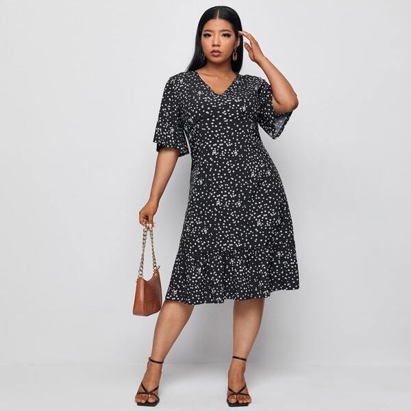 

Plus Galaxy Print V Neck Dress, Black