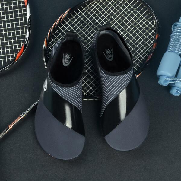 

Men Striped Water Shoes, Black