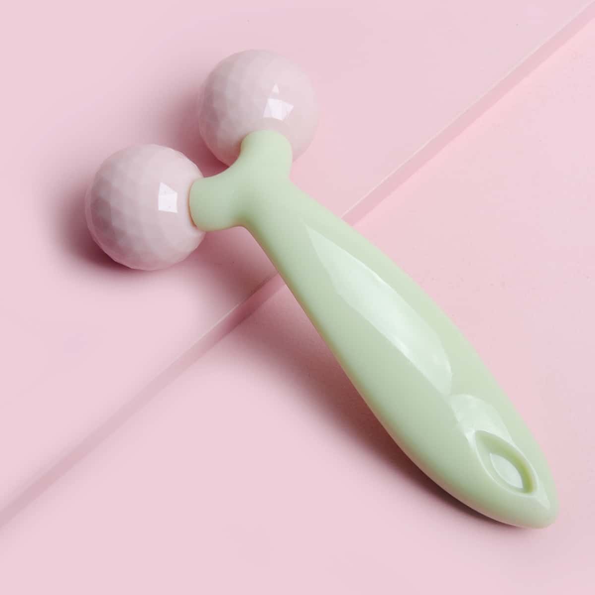 

1pc 3D Face Lift Roller, Green
