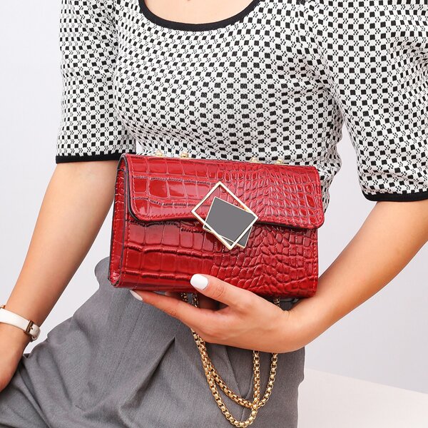 

Geometric Decor Croc Embossed Chain Bag, Burgundy