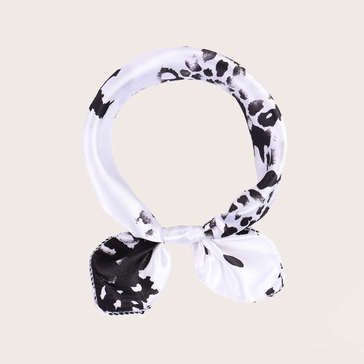 

Leopard Pattern Bandana, Black and white