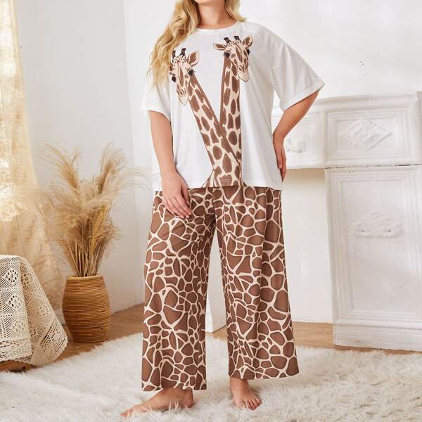 

Plus Giraffe Print Raglan Sleeve Tee and Pants PJ Set, Multicolor