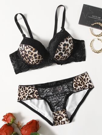 مجموعة لانجري بشعار نمر مع حمّالة صدر سوبر بوش أب وقماش دانتيل متباينة وشورت