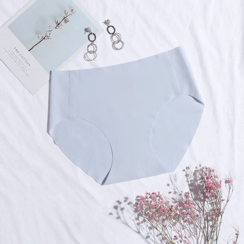 

Solid Seamless Panty, Light grey