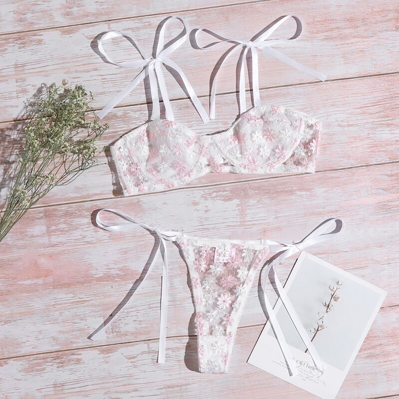 

Floral Embroidery Mesh Underwire Lingerie Set, White