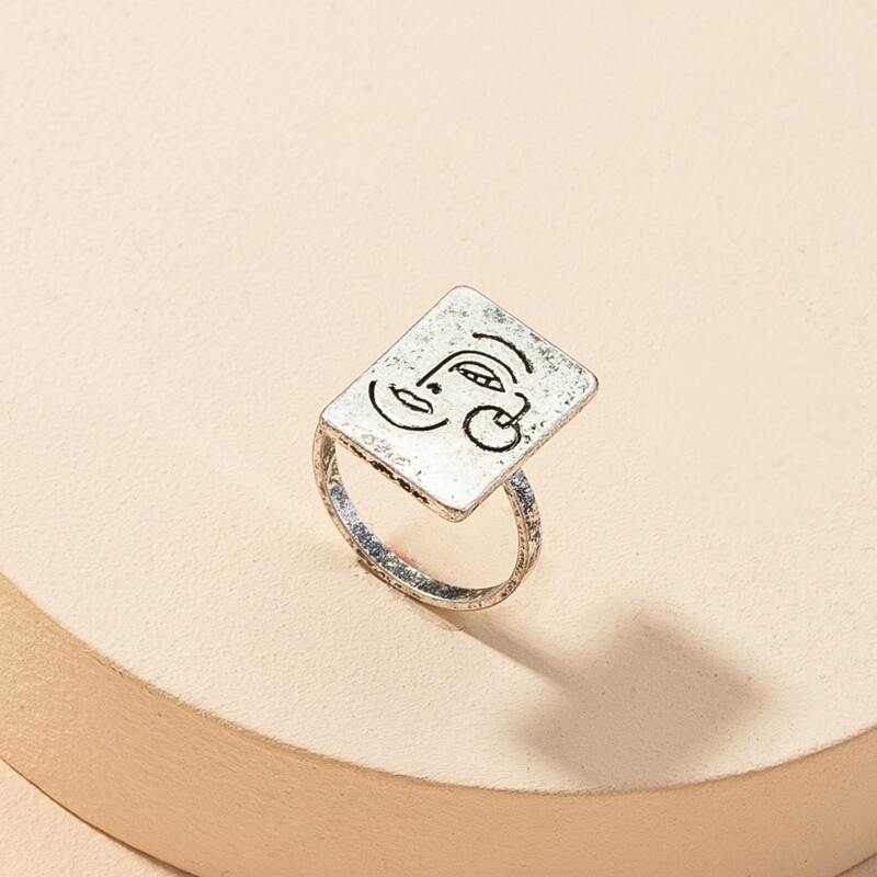 

Figure Engraved Geo Decor Ring, Silver