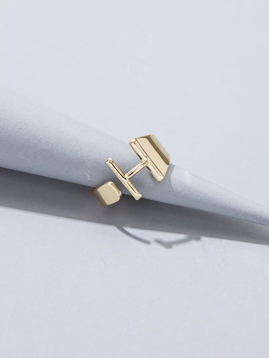 Anillo con diseño de letra - Amarillo Oro - Ver 1