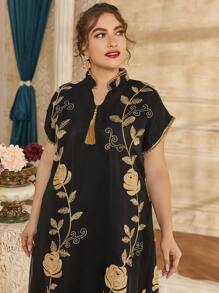Al Najma Plus Notched Neck Floral Embroidery Dress - Black - View 5