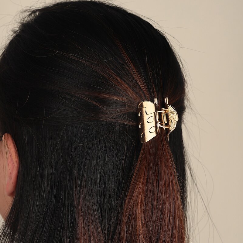 

1pc Strawberry Design Hair Claw, Gold