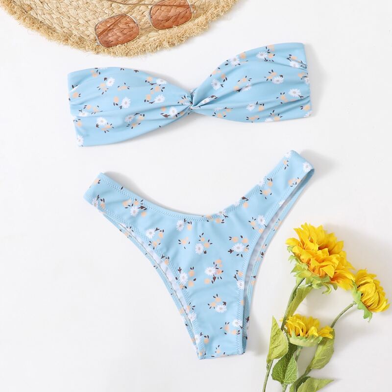 

Ditsy Floral Twist Bikini Swimsuit, Baby blue