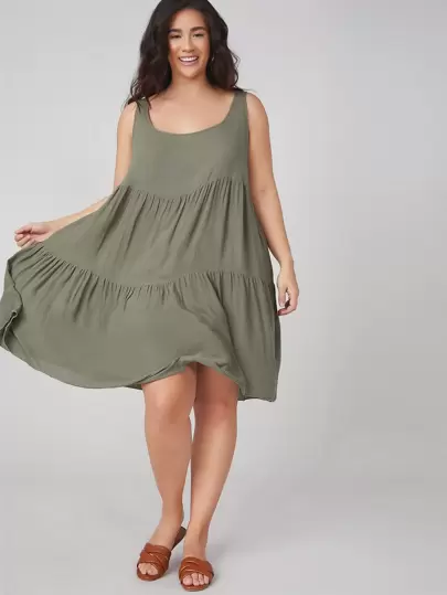 SHEIN VCAY Plus Solid Flounce Hem Dress