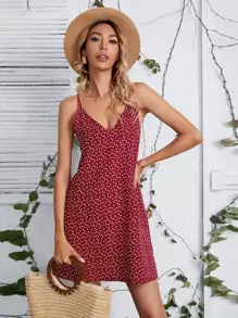 SHEIN VCAY 滿版心形圖案吊帶洋裝 - 酒紅色 - 查看 1