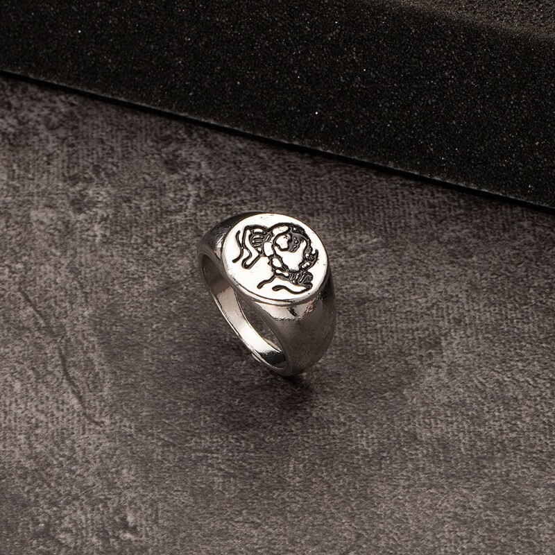 

Guys Vintage Engraved Ring, Silver