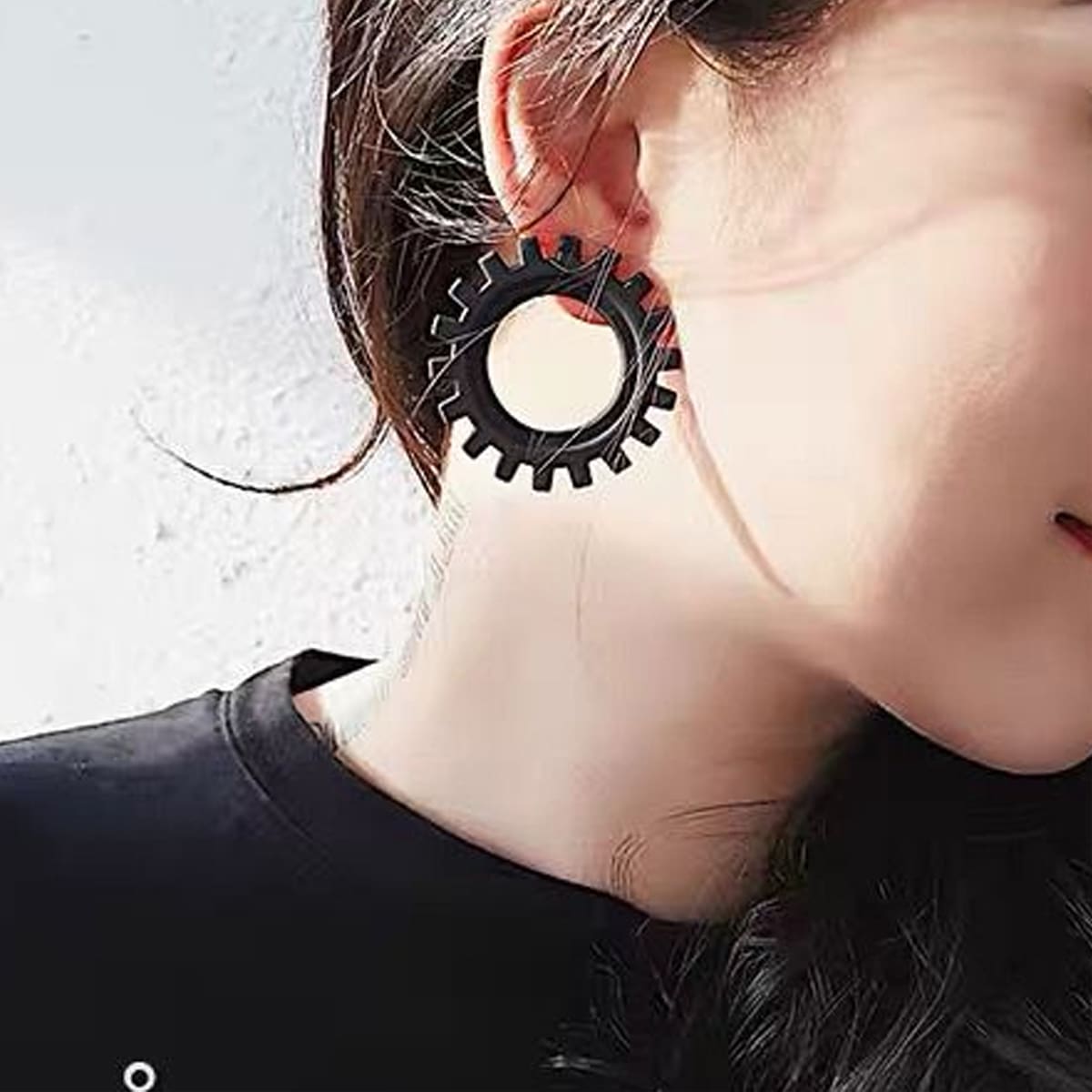 

1pc Gear Design Drop Earrings, Black