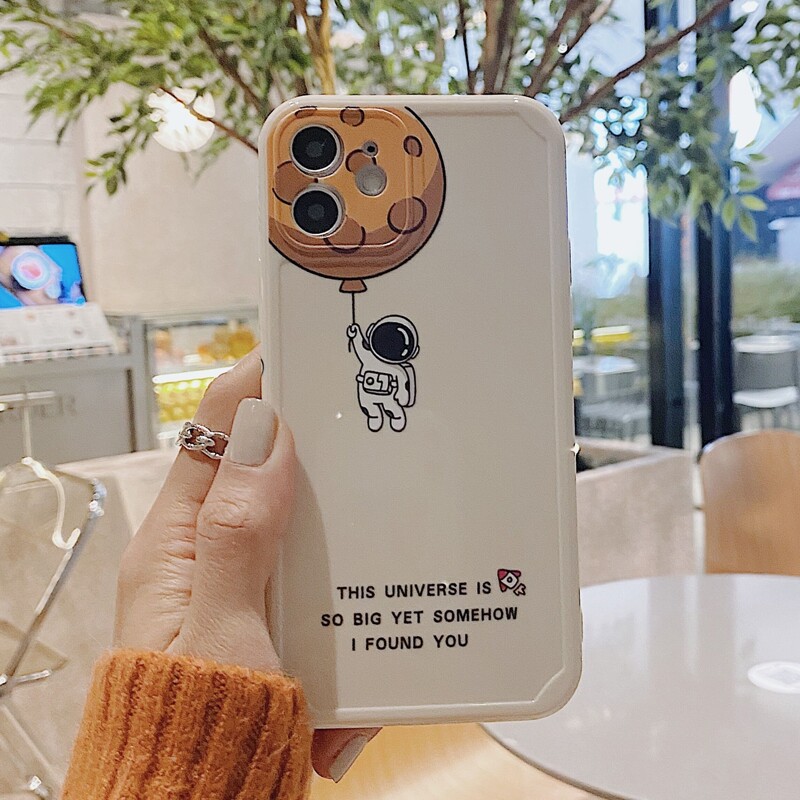 

Cartoon Astronaut iPhone Case, Beige