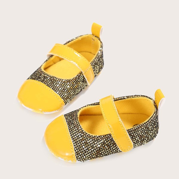 

Baby Girl Glitter Mary Jane Flats, Yellow