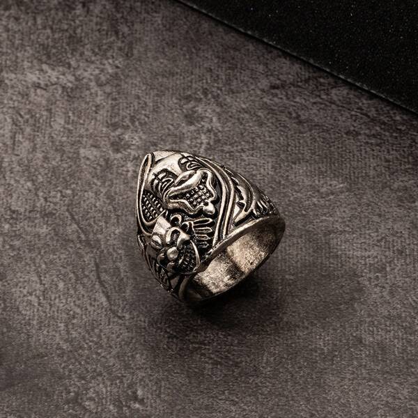 

Men Vintage Engraved Ring, Antique silver