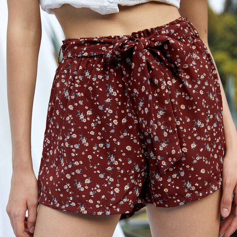 

Ditsy Flower Tie Front Shorts, Multicolor