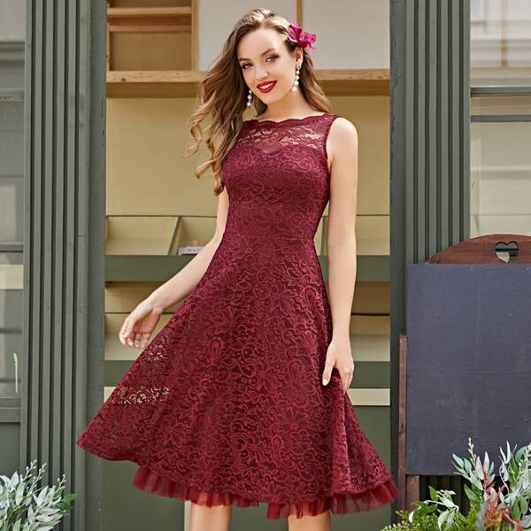 

Scallop Trim Lace Prom Dress, Burgundy
