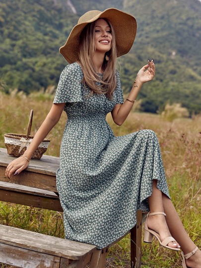 SHEIN Clasi فستان درز ازهار صغيرة بوهو