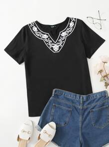 Camiseta de cuello V con estampado floral - Negro - Ver 1