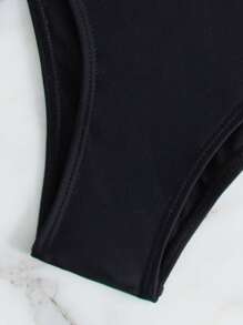 Cut-Out Side Bikini Set For Summer Beach Vacation - Black - View 4