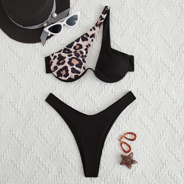

Graphic Cut-out Underwire Bikini Swimsuit, Multicolor