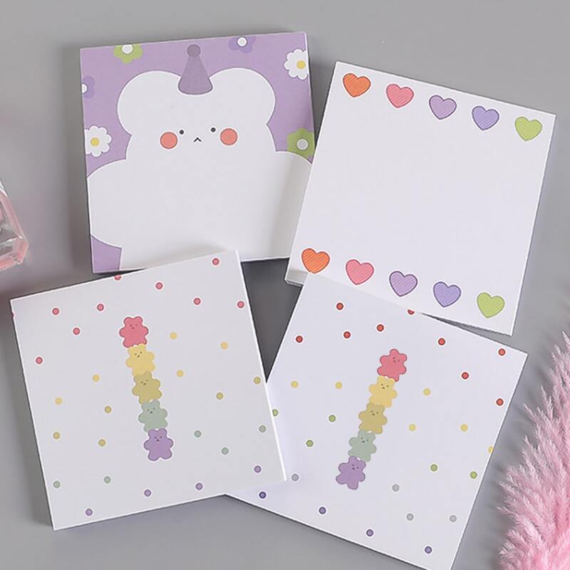 

2pcs Cartoon Graphic Random Memo Pad, Multicolor