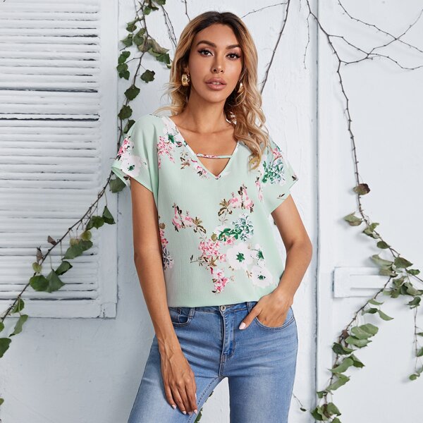 

Keyhole Neck Floral Top, Mint green