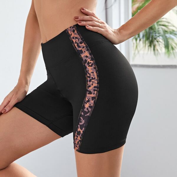 

Contrast Panel Sports Shorts, Black