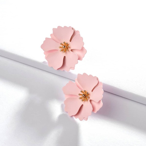 

Flower Design Stud Earrings, Baby pink