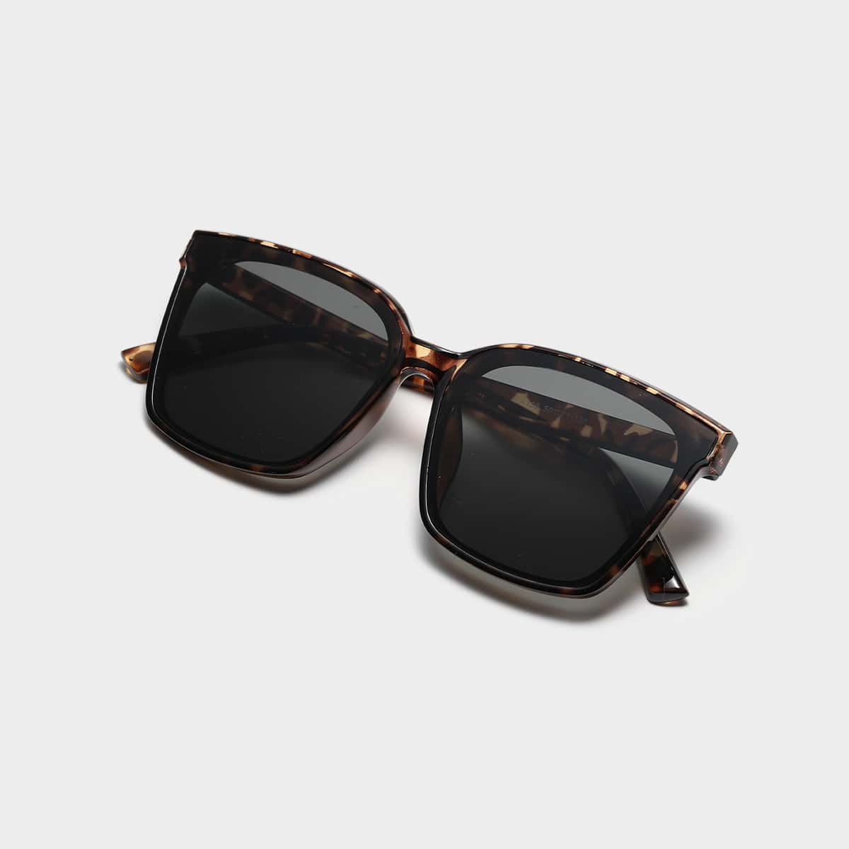 

Acrylic Frame Tinted Lens Sunglasses