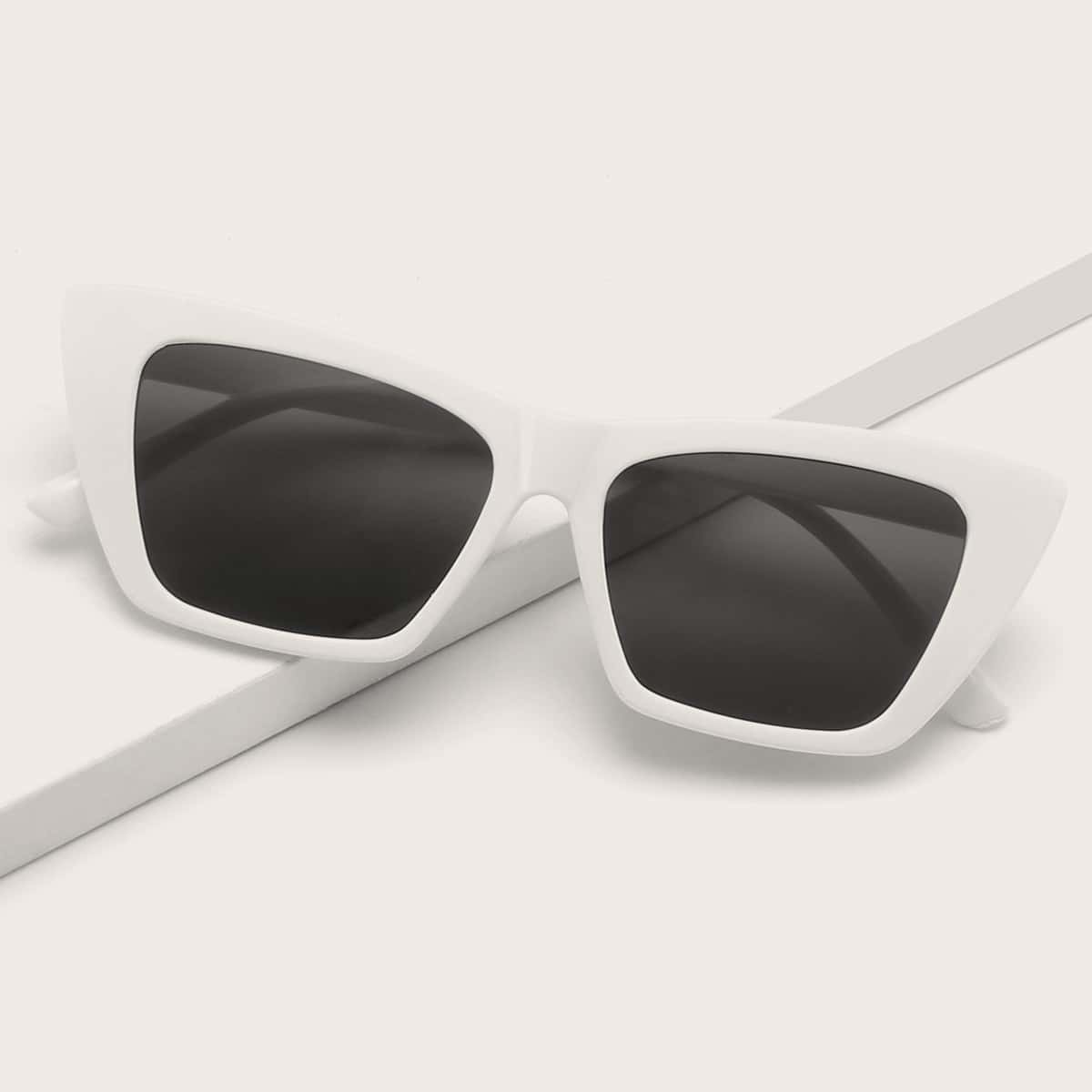 

Cat Eye Sunglasses