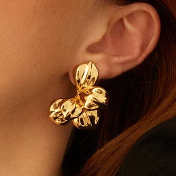 

Gold Stud Earrings