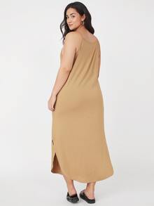 SHEIN BASICS 大碼素色弧形下擺吊帶洋裝 - 卡其色 - 查看 2