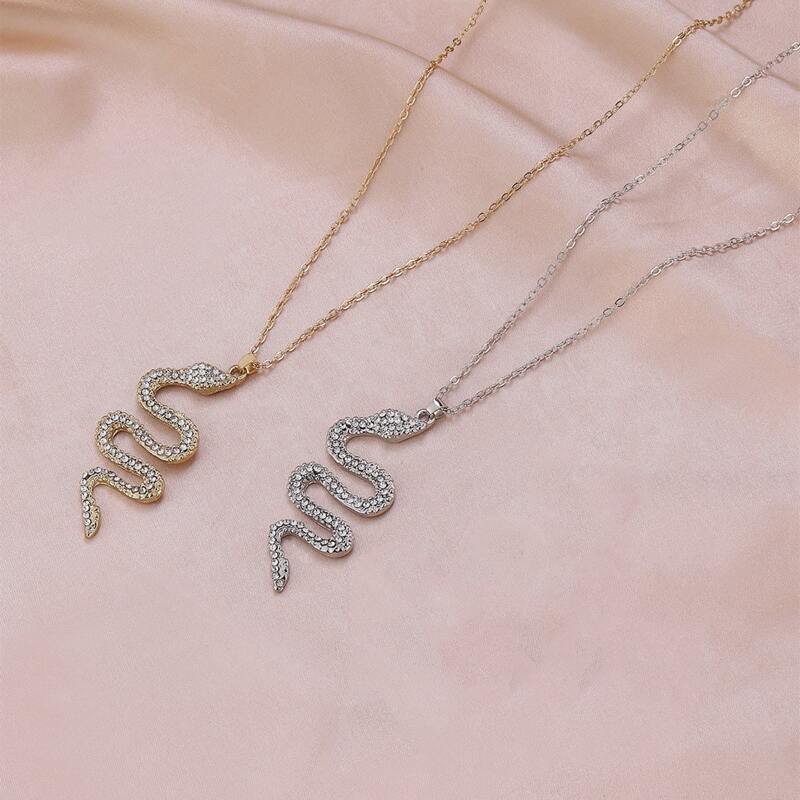 

2pcs Rhinestone Snake Pendant Necklace, Multicolor