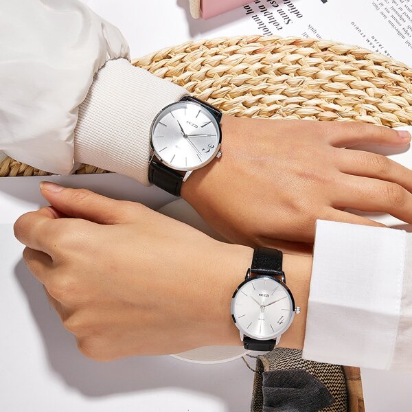 

2pcs Couple Round Pointer Quartz Watch