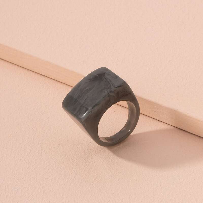 

Minimalist Resin Ring, Grey