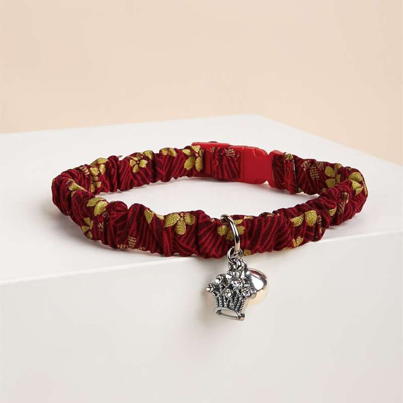 

Crown Pendant Floral Pattern Pet Necklace, Burgundy