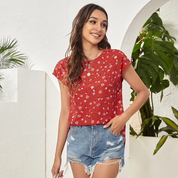 

Ditsy Floral Keyhole Back Twist Top, Red