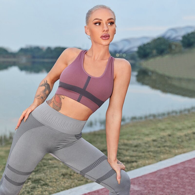 

Contrast Panel Cut Out Back Sports Bra, Mauve purple