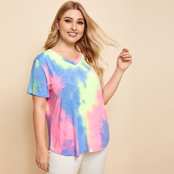 

Plus V-neck Tie Dye Tee, Multicolor