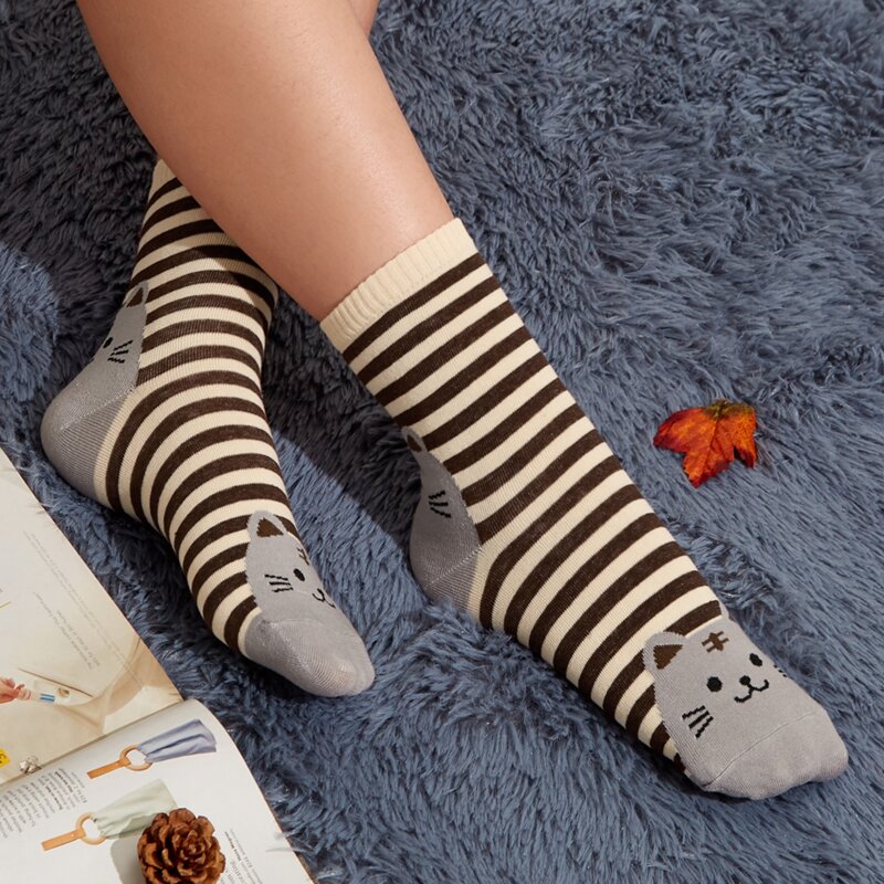

1pair Cartoon Cat & Striped Crew Socks, Multicolor