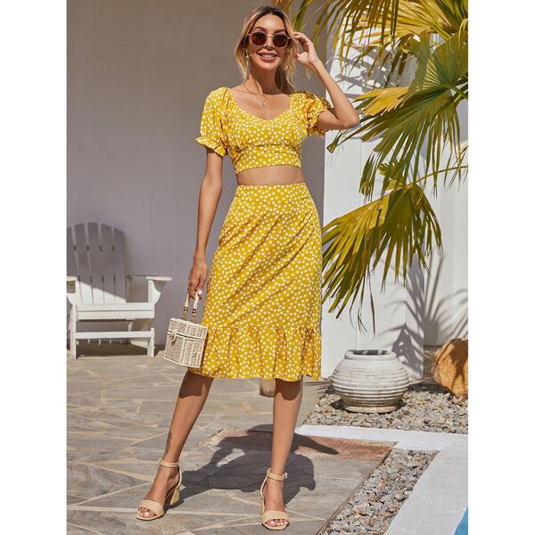 

Daisy Floral Off Shoulder Top & Ruffle Hem Skirt Set, Yellow