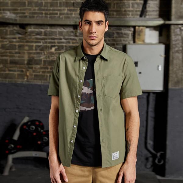 

Men Patched Detail Pocket Single Breasted Shirt, Army green