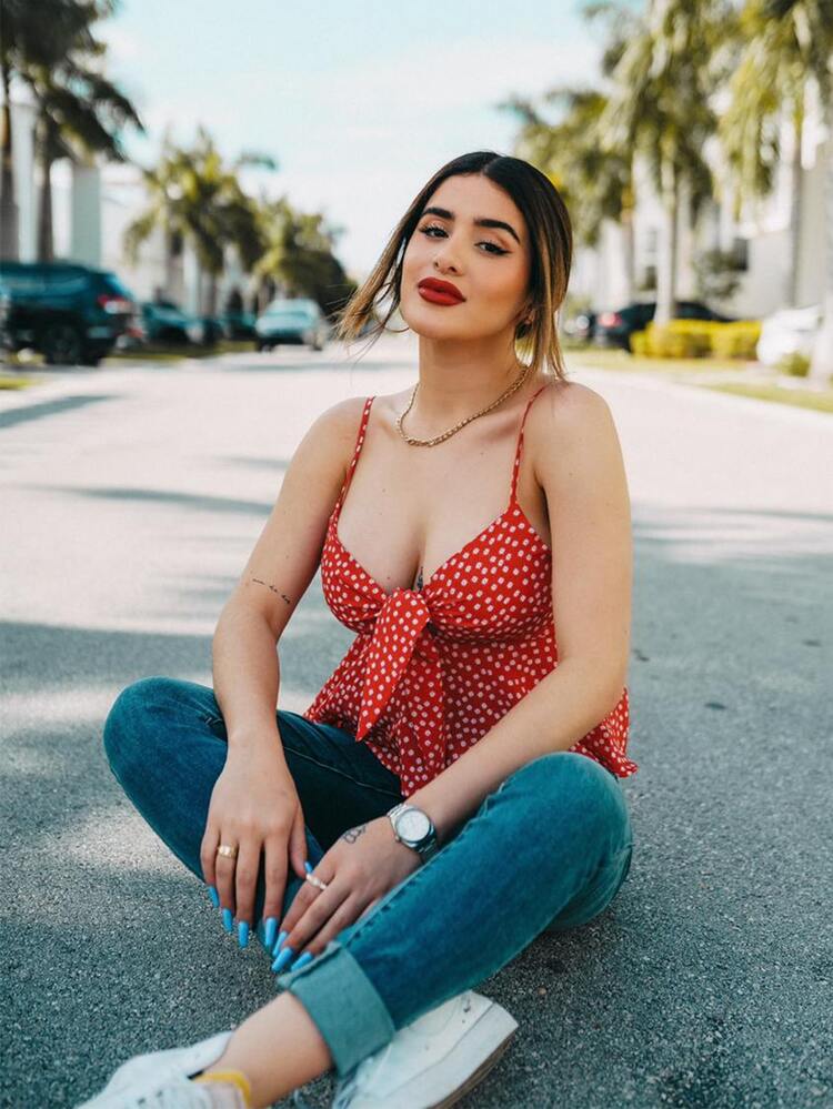 Soleia Top de tirantes floral de margarita bajo con fruncido de espalda con fruncido con cordón delantero - Rojo - Añade 1