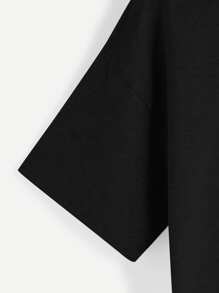 SHEIN EZwear Camiseta con cuello en V con abertura y parche de rosa - Negro - Ver 5