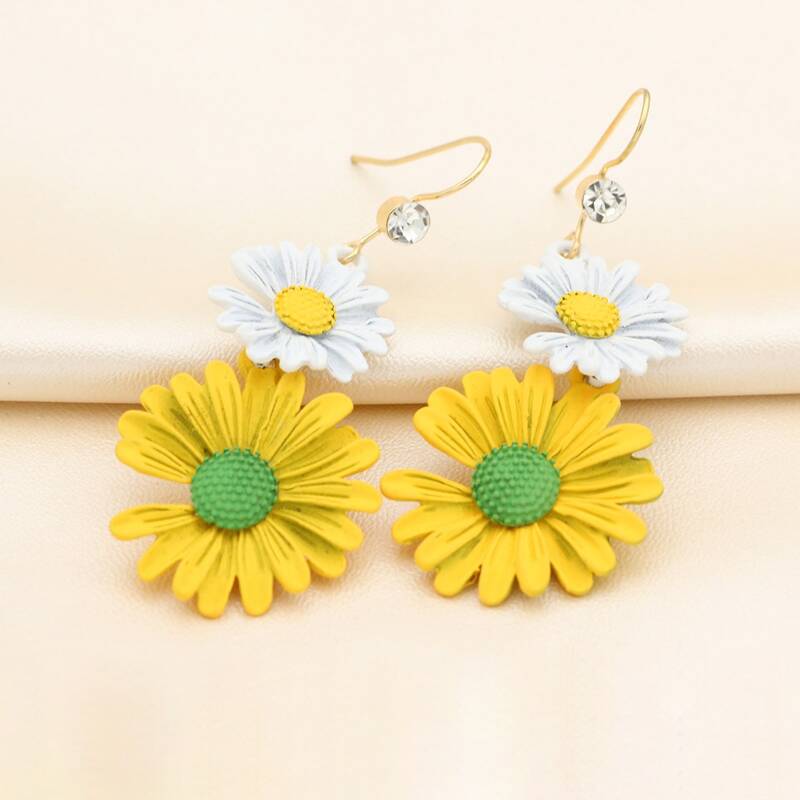 

Daisy Drop Earrings, Multicolor