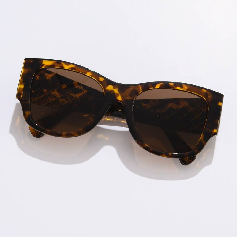 

Tortoiseshell Frame Sunglasses